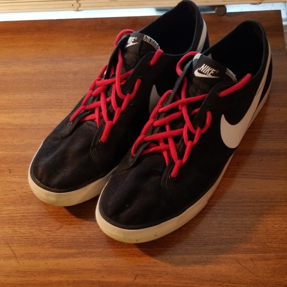 Nike Black Canvas Sneakers - nice skateboarding shoes